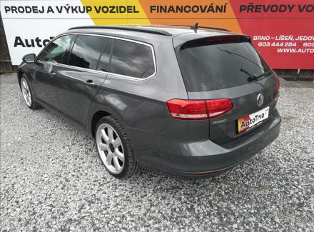 Volkswagen - Passat