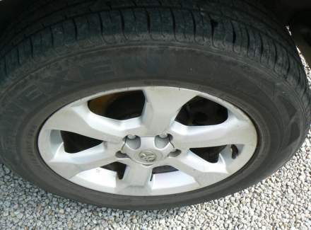 Toyota - RAV 4