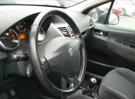 Peugeot - 207