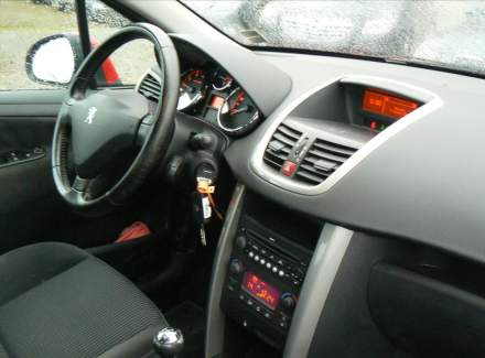 Peugeot - 207