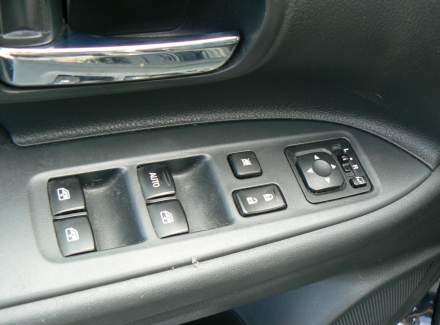 Mitsubishi - Outlander