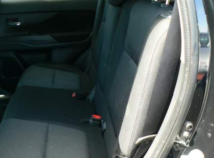 Mitsubishi - Outlander