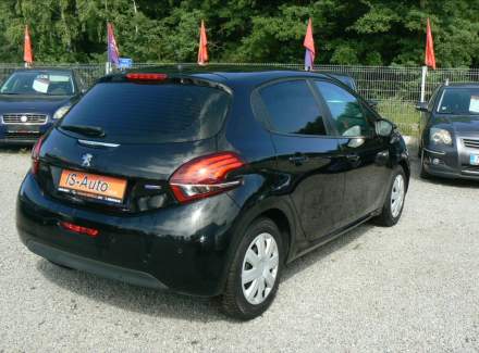 Peugeot - 208