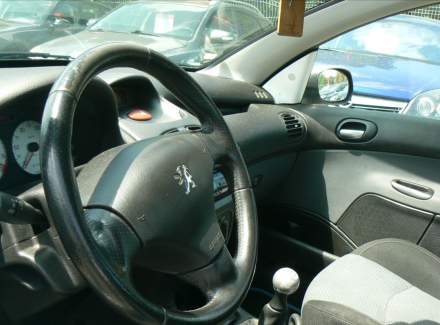 Peugeot - 206