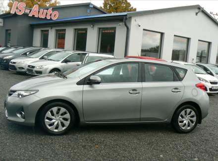 Toyota - Auris