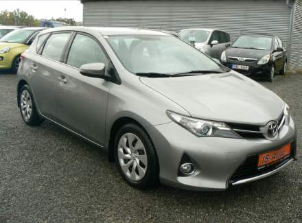 Toyota - Auris