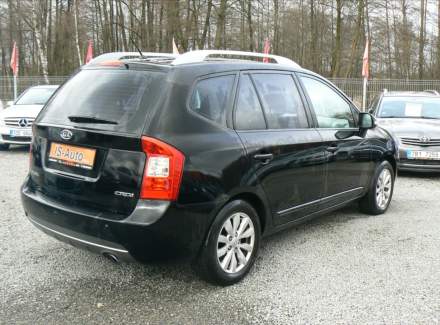 Kia - Carens