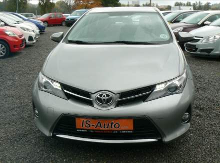 Toyota - Auris