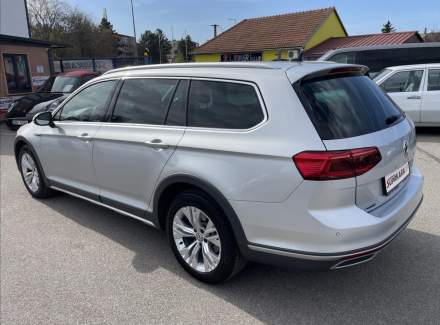 Volkswagen - Passat