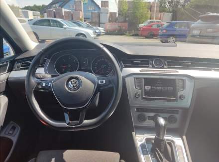 Volkswagen - Passat