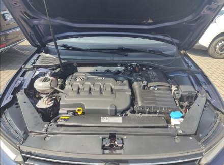 Volkswagen - Passat