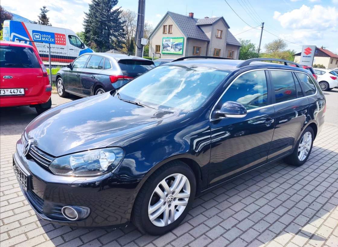 Volkswagen - Golf