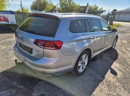 Volkswagen - Passat
