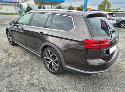 Volkswagen - Passat