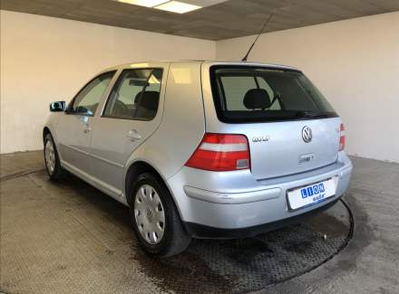 Volkswagen - Golf