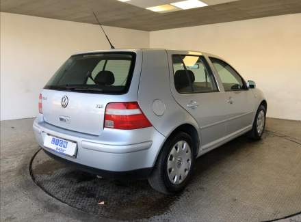 Volkswagen - Golf