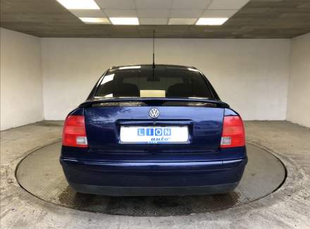 Volkswagen - Passat