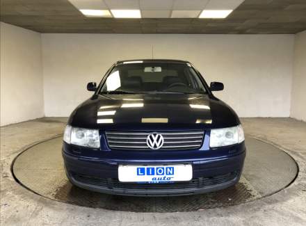 Volkswagen - Passat