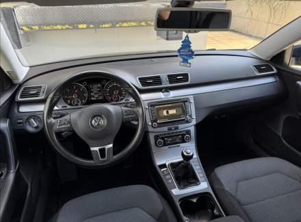 Volkswagen - Passat