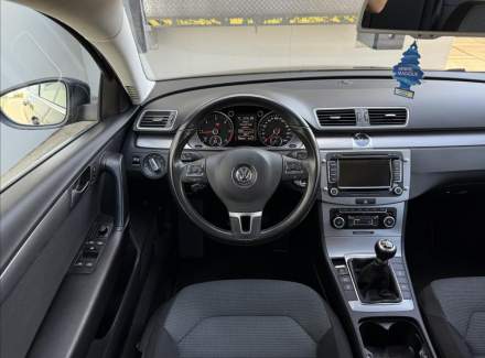 Volkswagen - Passat