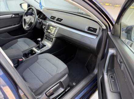 Volkswagen - Passat