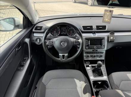 Volkswagen - Passat