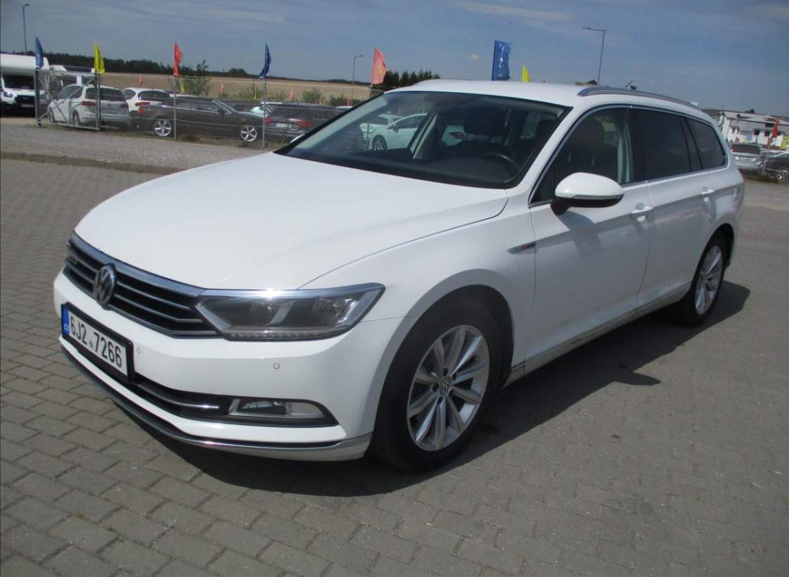 Volkswagen - Passat
