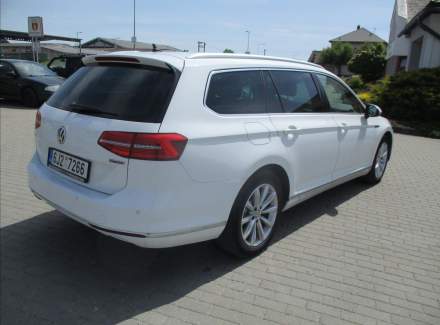 Volkswagen - Passat