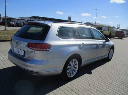 Volkswagen - Passat