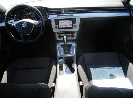 Volkswagen - Passat