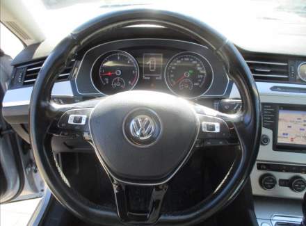 Volkswagen - Passat