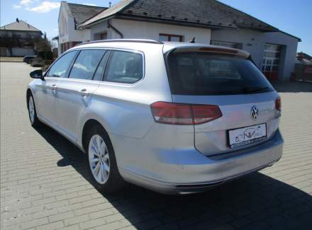 Volkswagen - Passat