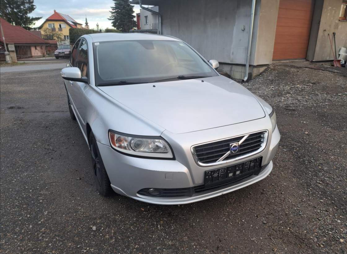 Volvo - S40