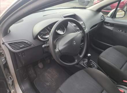 Peugeot - 207