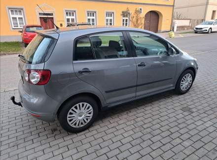 Volkswagen - Golf