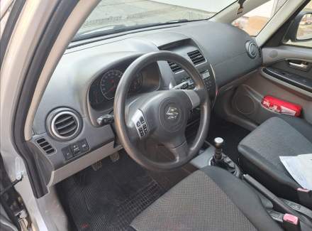 Suzuki - SX4
