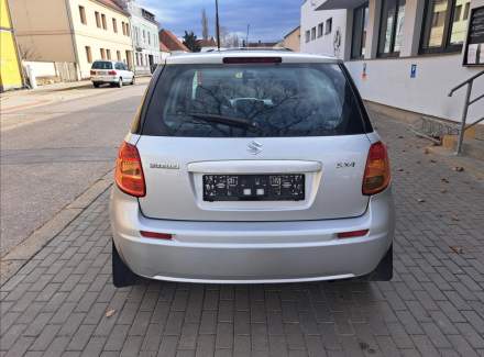 Suzuki - SX4