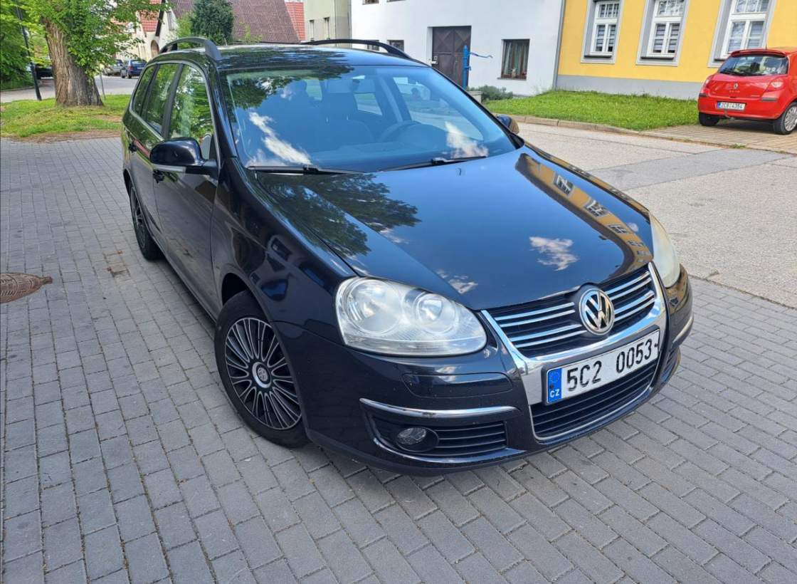 Volkswagen - Golf
