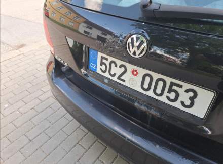 Volkswagen - Golf