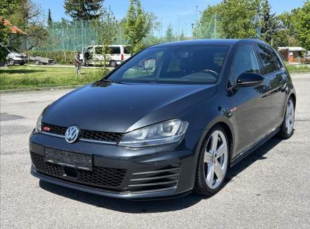 Volkswagen - Golf