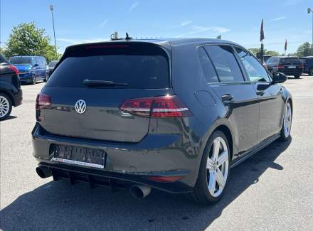 Volkswagen - Golf