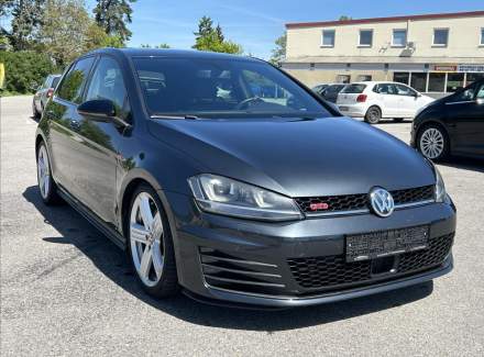 Volkswagen - Golf