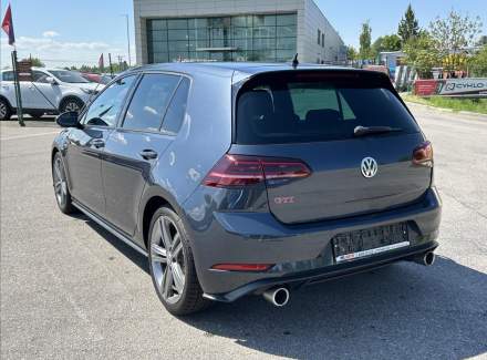 Volkswagen - Golf