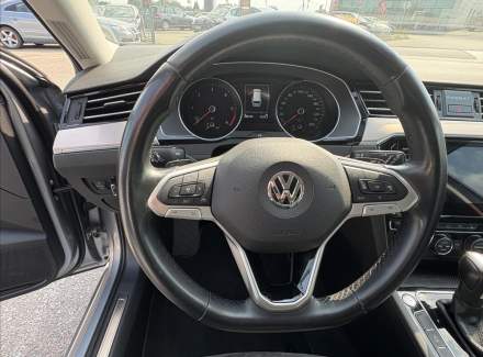 Volkswagen - Passat