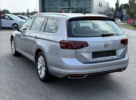 Volkswagen - Passat