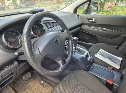 Peugeot - 5008