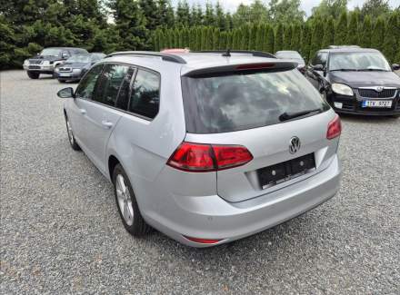 Volkswagen - Golf