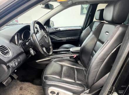 Mercedes-Benz - M-class