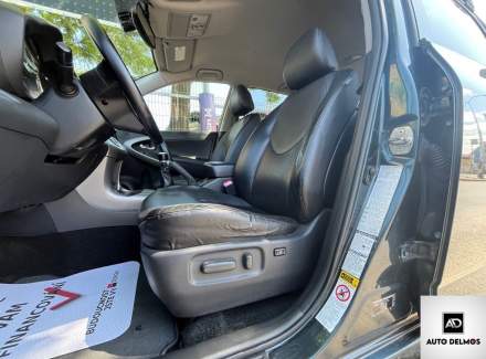 Toyota - RAV 4