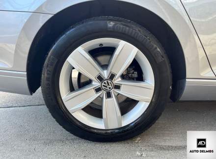 Volkswagen - Passat